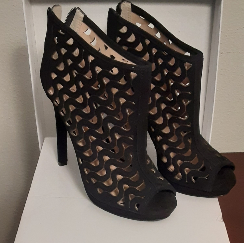 BCBG Paris leather upper